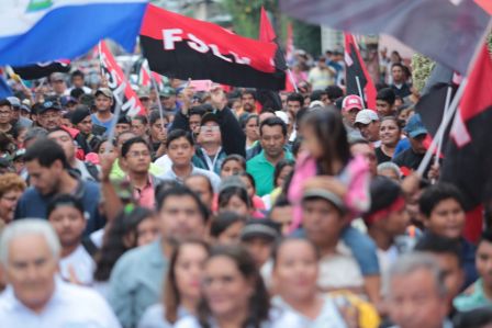 Por Nuestros Héroes del Amor que nos dejaron la obligación de mantener nuestra Nicaragua, Siempre Libre