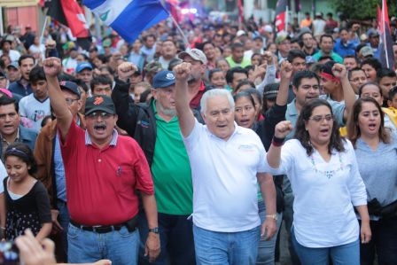 Por Nuestros Héroes del Amor que nos dejaron la obligación de mantener nuestra Nicaragua, Siempre Libre