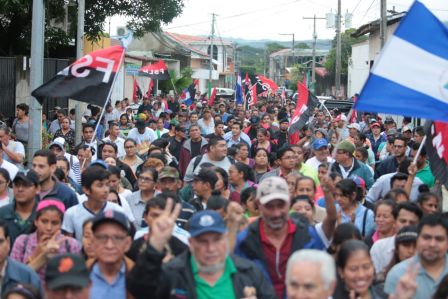 Por Nuestros Héroes del Amor que nos dejaron la obligación de mantener nuestra Nicaragua, Siempre Libre