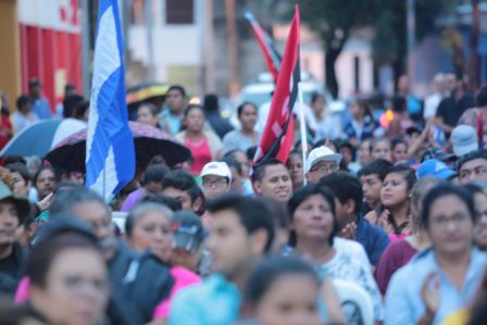 Por Nuestros Héroes del Amor que nos dejaron la obligación de mantener nuestra Nicaragua, Siempre Libre