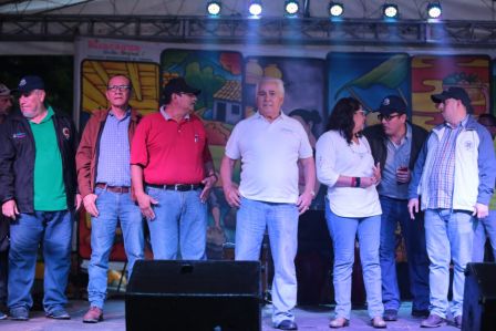 Por Nuestros Héroes del Amor que nos dejaron la obligación de mantener nuestra Nicaragua, Siempre Libre