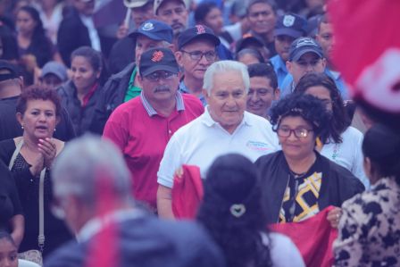 Por Nuestros Héroes del Amor que nos dejaron la obligación de mantener nuestra Nicaragua, Siempre Libre