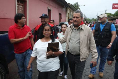 Por Nuestros Héroes del Amor que nos dejaron la obligación de mantener nuestra Nicaragua, Siempre Libre