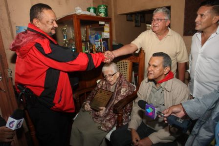 Por Nuestros Héroes del Amor que nos dejaron la obligación de mantener nuestra Nicaragua, Siempre Libre