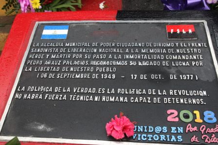 Por Nuestros Héroes del Amor que nos dejaron la obligación de mantener nuestra Nicaragua, Siempre Libre