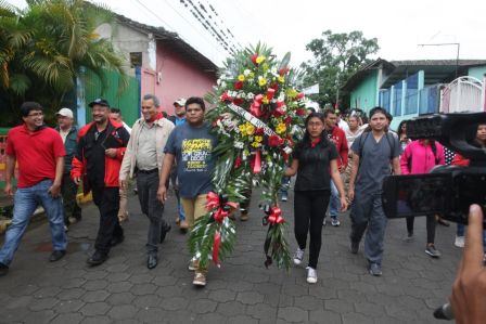 Por Nuestros Héroes del Amor que nos dejaron la obligación de mantener nuestra Nicaragua, Siempre Libre