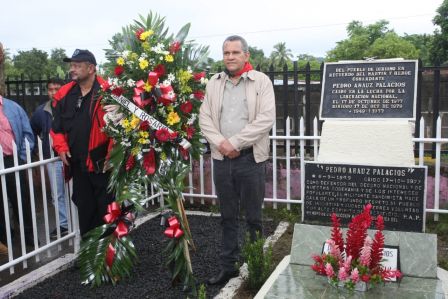 Por Nuestros Héroes del Amor que nos dejaron la obligación de mantener nuestra Nicaragua, Siempre Libre