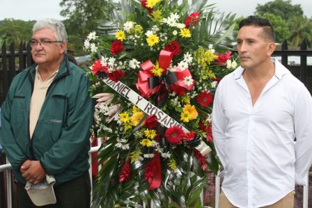 Por Nuestros Héroes del Amor que nos dejaron la obligación de mantener nuestra Nicaragua, Siempre Libre