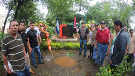 Por Nuestros Héroes del Amor que nos dejaron la obligación de mantener nuestra Nicaragua, Siempre Libre