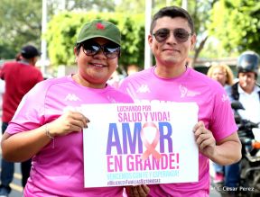 Caminata en saludo al Día Internacional de Lucha contra el Cáncer de Mama
