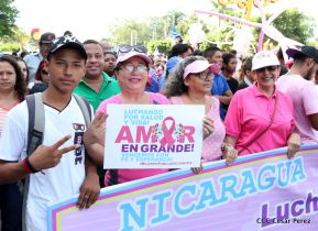 Caminata en saludo al Día Internacional de Lucha contra el Cáncer de Mama