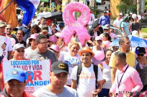 Caminata en saludo al Día Internacional de Lucha contra el Cáncer de Mama