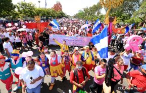 Caminata en saludo al Día Internacional de Lucha contra el Cáncer de Mama