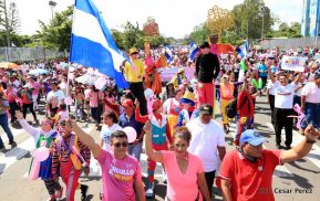 Caminata en saludo al Día Internacional de Lucha contra el Cáncer de Mama