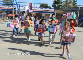 Niños continúan recibiendo juguetes en todo Nicaragua