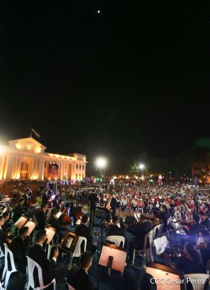 Concierto de música navideña en la Plaza de la Revolución