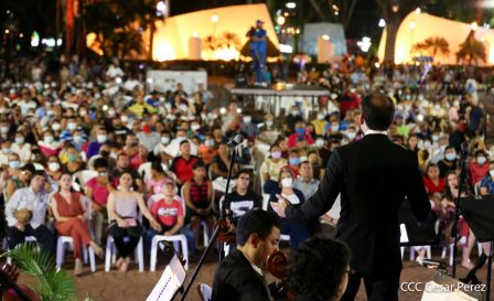 Concierto de música navideña en la Plaza de la Revolución