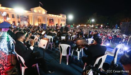 Concierto de música navideña en la Plaza de la Revolución