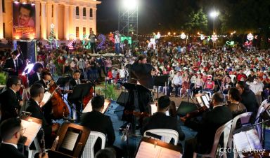 Concierto de música navideña en la Plaza de la Revolución