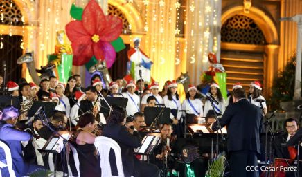 Concierto de música navideña en la Plaza de la Revolución