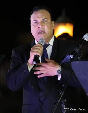 Homenaje musical a Armando Manzanero en la Plaza de la Revolución