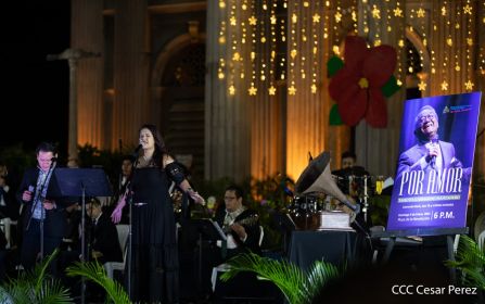 Homenaje musical a Armando Manzanero en la Plaza de la Revolución