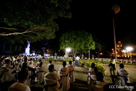 Encuentro del Presidente Daniel y la Compañera Rosario con las Familias de nuestra Nicaragua Bendita