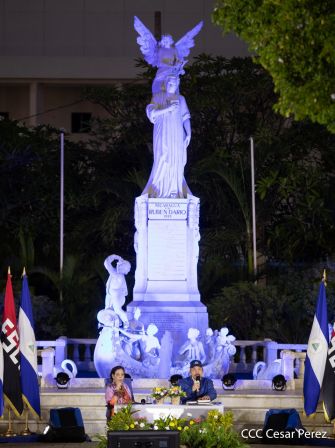Encuentro del Presidente Daniel y la Compañera Rosario con las Familias de nuestra Nicaragua Bendita