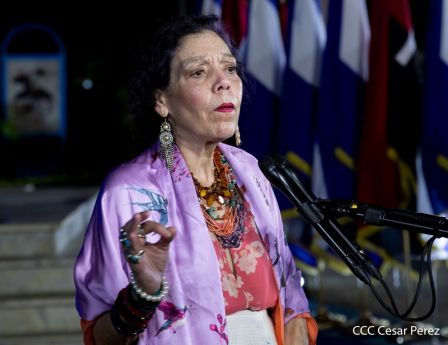 Encuentro del Presidente Daniel y la Compañera Rosario con las Familias de nuestra Nicaragua Bendita