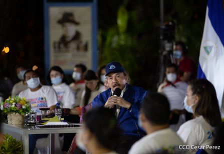 Encuentro del Presidente Daniel y la Compañera Rosario con las Familias de nuestra Nicaragua Bendita
