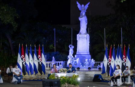Encuentro del Presidente Daniel y la Compañera Rosario con las Familias de nuestra Nicaragua Bendita