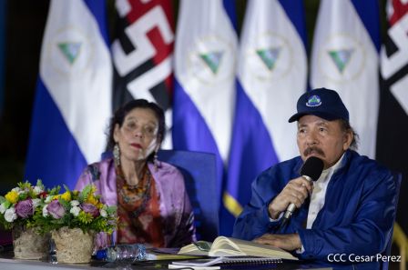 Encuentro del Presidente Daniel y la Compañera Rosario con las Familias de nuestra Nicaragua Bendita
