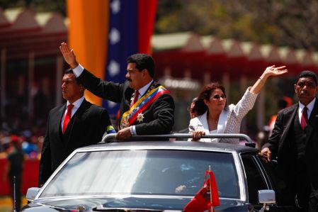 Desfile cívico-militar en honor al primer aniversario del tránsito a la inmortalidad de Chávez