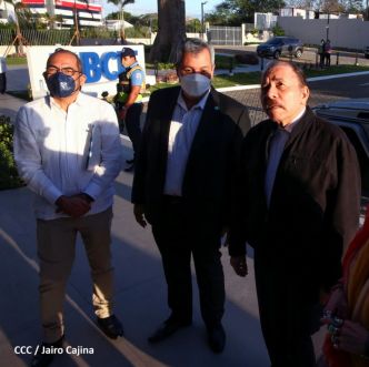 Presidente Daniel y Vicepresidenta Rosario en visita a la sede del BCIE en Managua