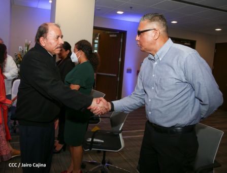 Presidente Daniel y Vicepresidenta Rosario en visita a la sede del BCIE en Managua