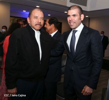 Presidente Daniel y Vicepresidenta Rosario en visita a la sede del BCIE en Managua