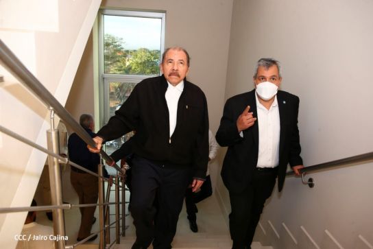 Presidente Daniel y Vicepresidenta Rosario en visita a la sede del BCIE en Managua