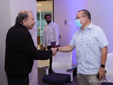 Presidente Daniel y Vicepresidenta Rosario en visita a la sede del BCIE en Managua