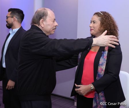 Presidente Daniel y Vicepresidenta Rosario en visita a la sede del BCIE en Managua