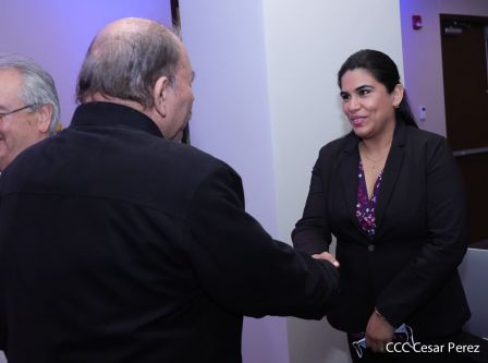 Presidente Daniel y Vicepresidenta Rosario en visita a la sede del BCIE en Managua
