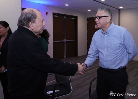 Presidente Daniel y Vicepresidenta Rosario en visita a la sede del BCIE en Managua