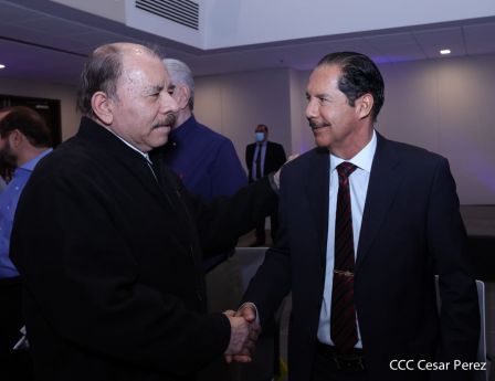 Presidente Daniel y Vicepresidenta Rosario en visita a la sede del BCIE en Managua