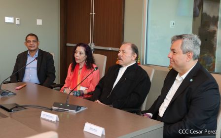Presidente Daniel y Vicepresidenta Rosario en visita a la sede del BCIE en Managua