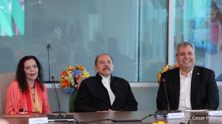 Presidente Daniel y Vicepresidenta Rosario en visita a la sede del BCIE en Managua