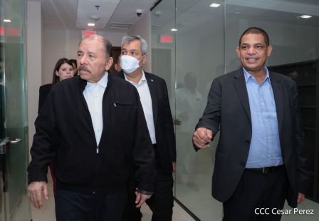 Presidente Daniel y Vicepresidenta Rosario en visita a la sede del BCIE en Managua