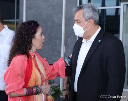 Presidente Daniel y Vicepresidenta Rosario en visita a la sede del BCIE en Managua