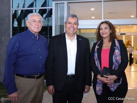 Presidente Daniel y Vicepresidenta Rosario en visita a la sede del BCIE en Managua