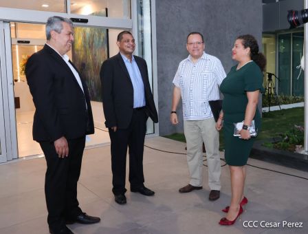 Presidente Daniel y Vicepresidenta Rosario en visita a la sede del BCIE en Managua