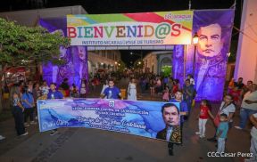 ¡Sí, el Arte es el Azul...!