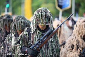 Desfile Policial En Fuerzas de Victorias desde la Avenida de Bolívar a Chávez